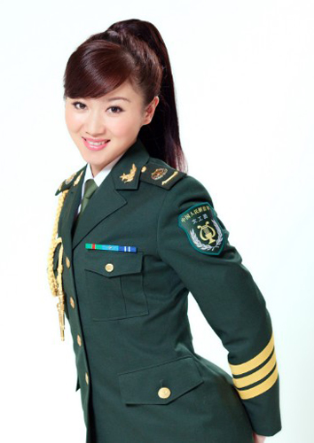张琛 