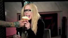 赢得出席艾薇儿派对之旅(Win A Trip To Party With Avril)