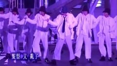头发乱了