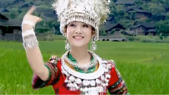 苗家姑娘过山来