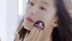 赫拉逆时气垫霜CF 无比耀眼的她
